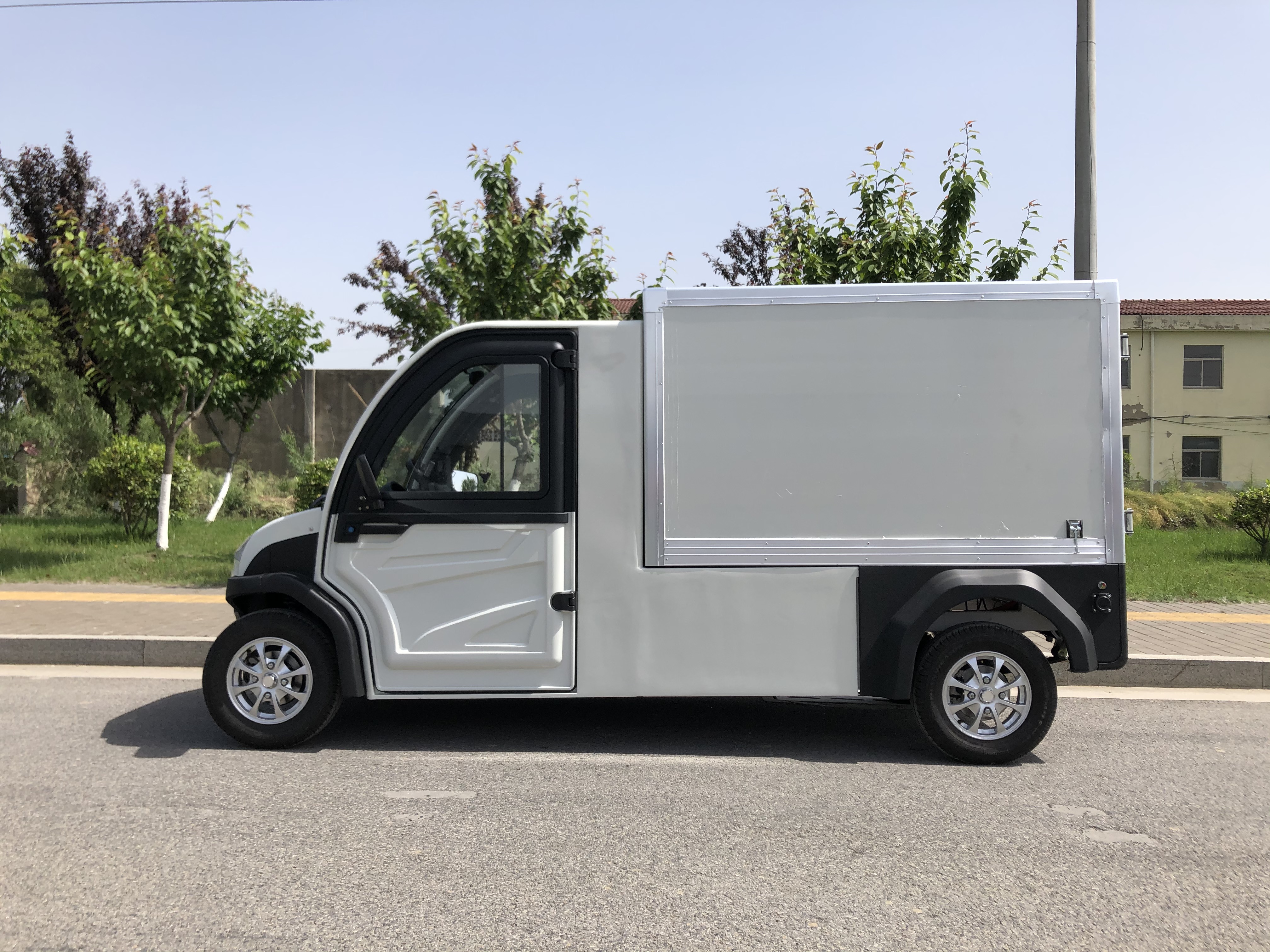 電動四輪冷藏車冷鏈物流裝備保溫保鮮送餐車