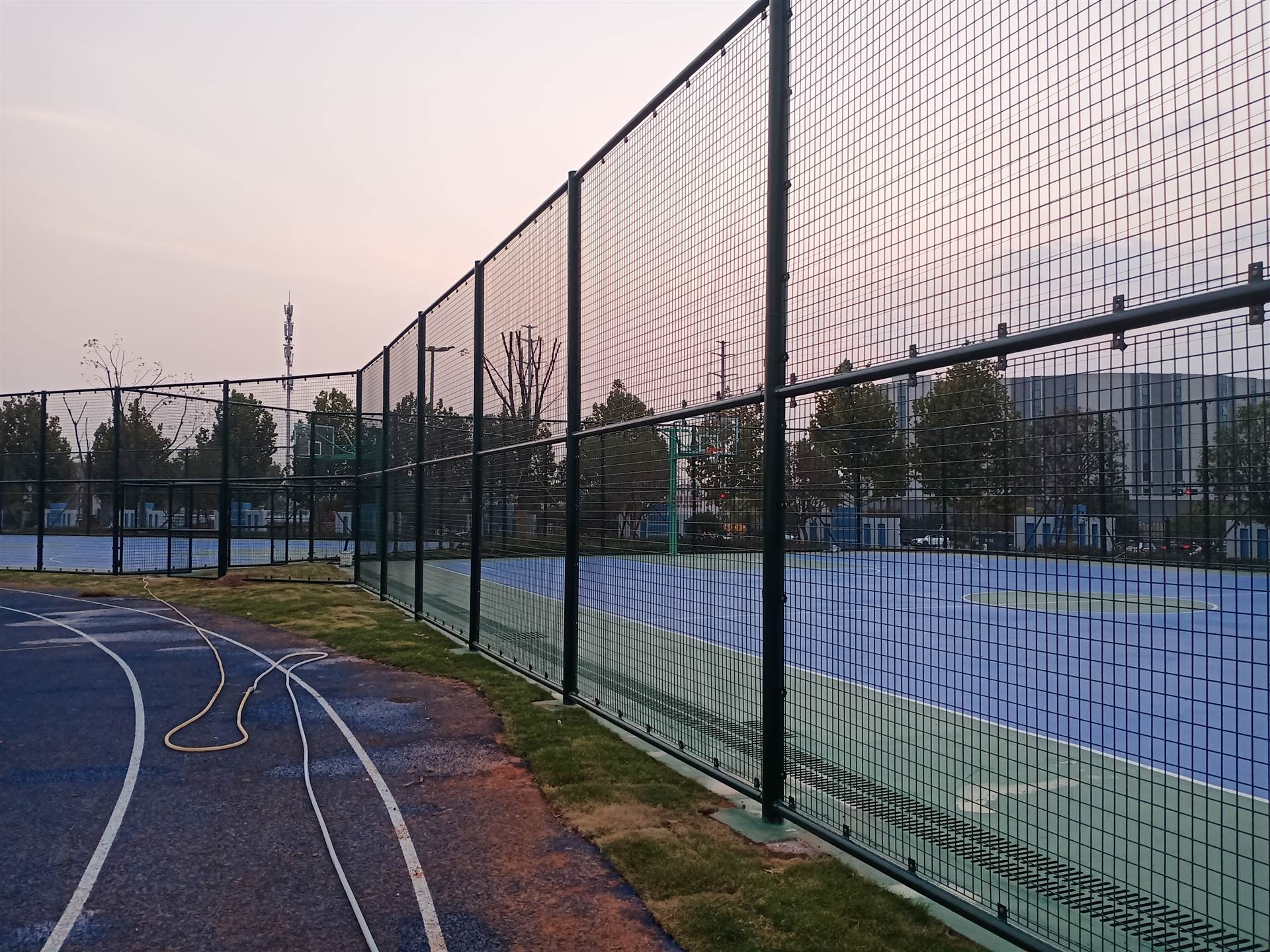 供应广州高品质球场围网