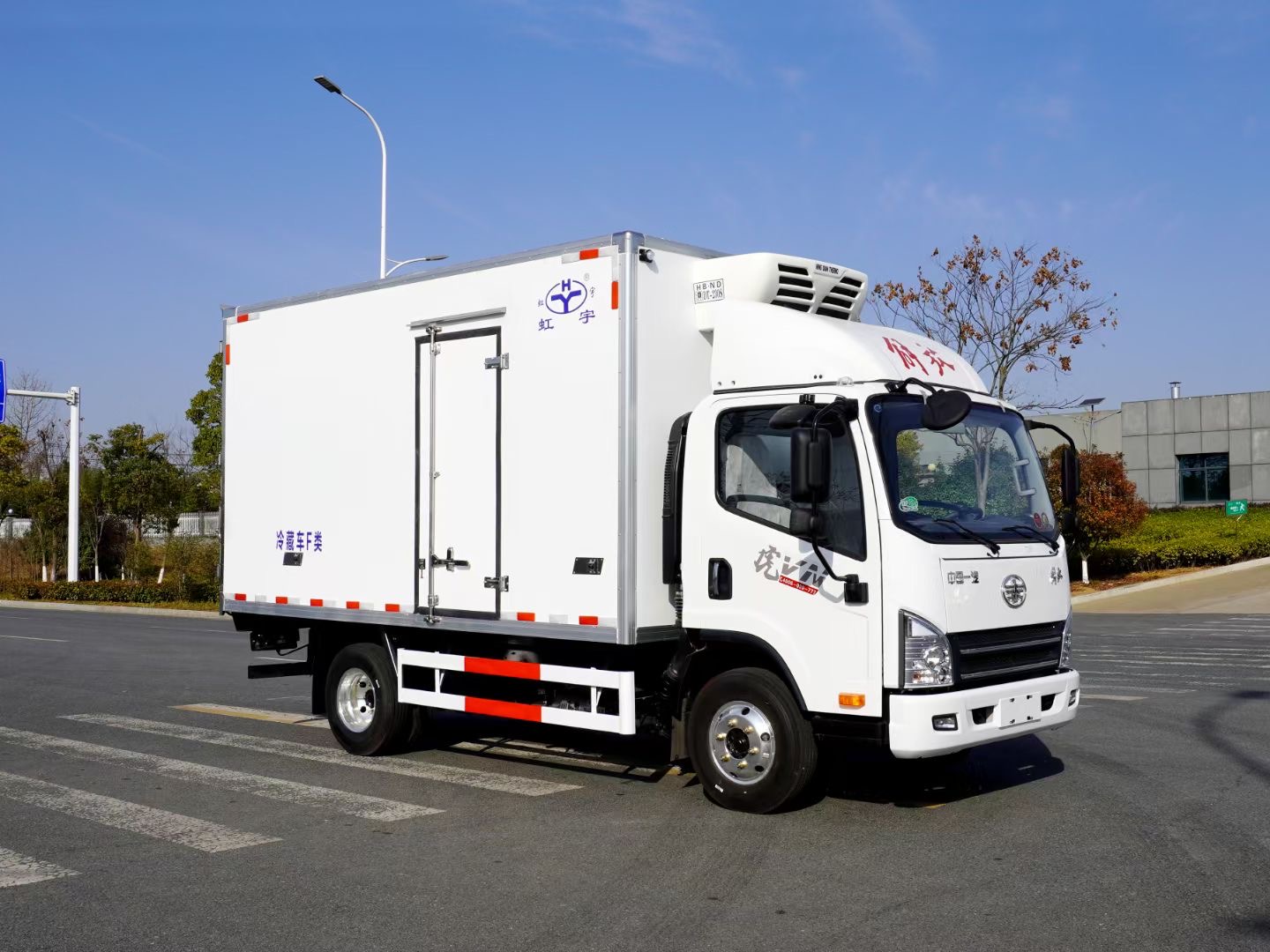 解放虎v4.2米蓝牌冷藏车,解放150马力蓝牌不超重冷藏车,支持分期