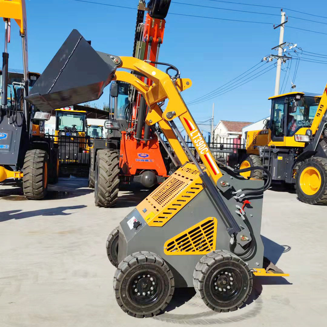 中首重工轮式小滑移装载机履带滑移小铲车操作简单中首重工滑移装载机