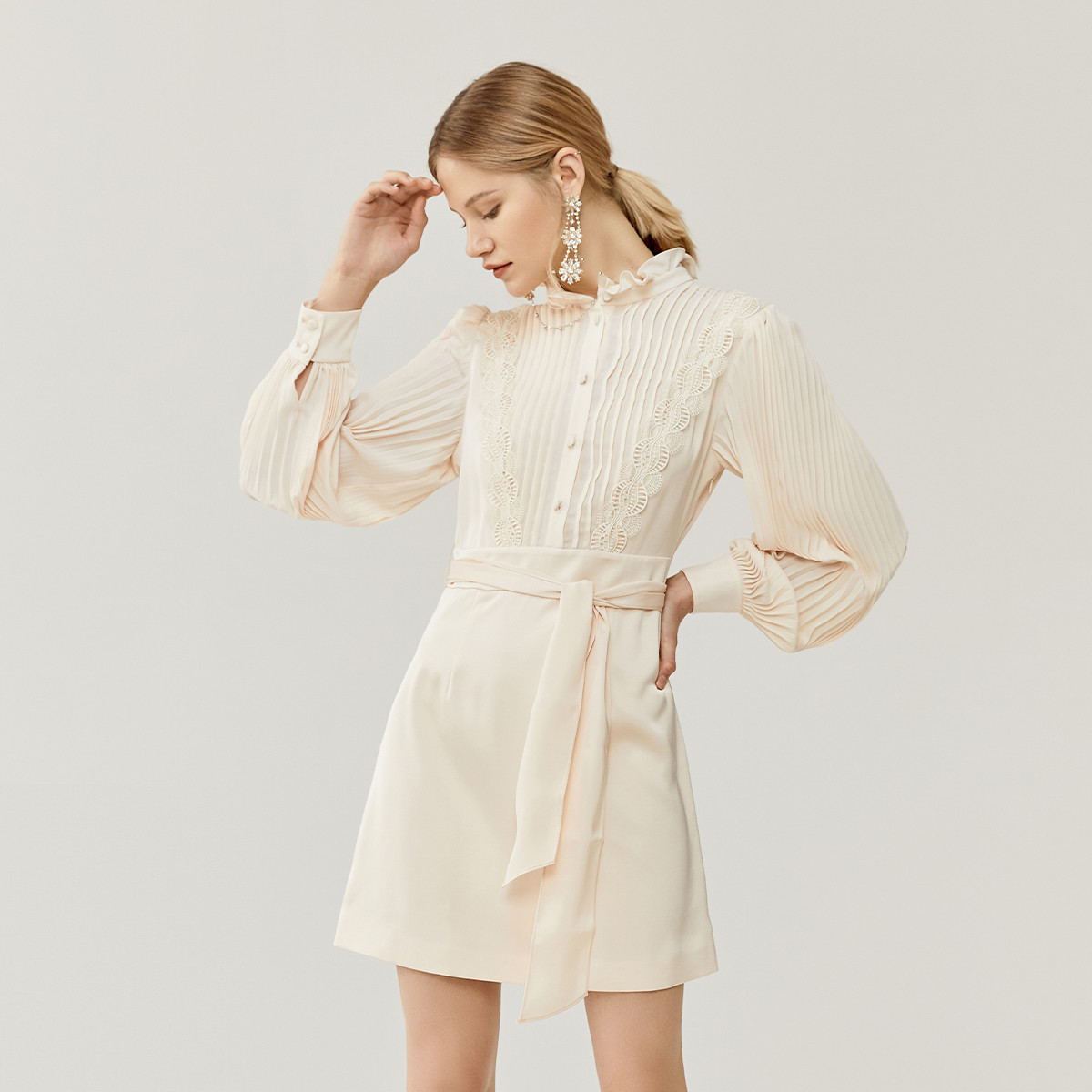 轻奢大码混搭女装尾货货源供应链 白茶品牌折扣女装批发一手货源