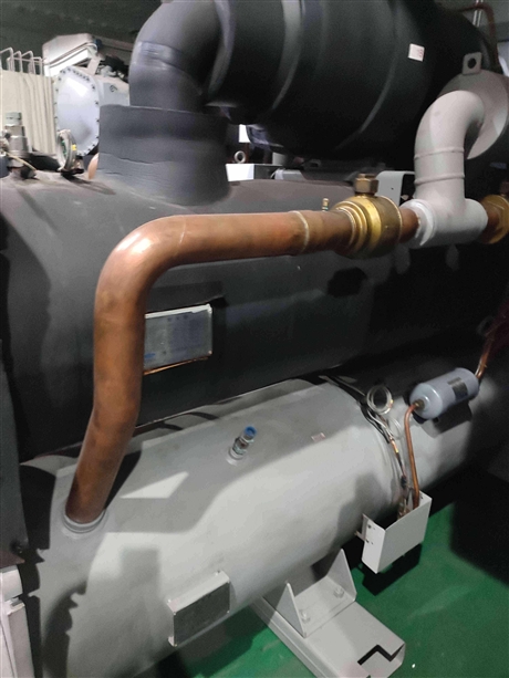 二手1850KW启动500次61XW510A1开利螺杆式水源热泵机组转让