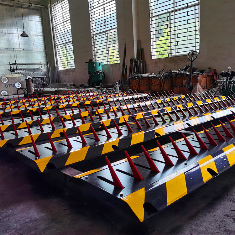 怀化机电液压嵌入式破胎器轮胎破胎器便携式胎器液压破胎器