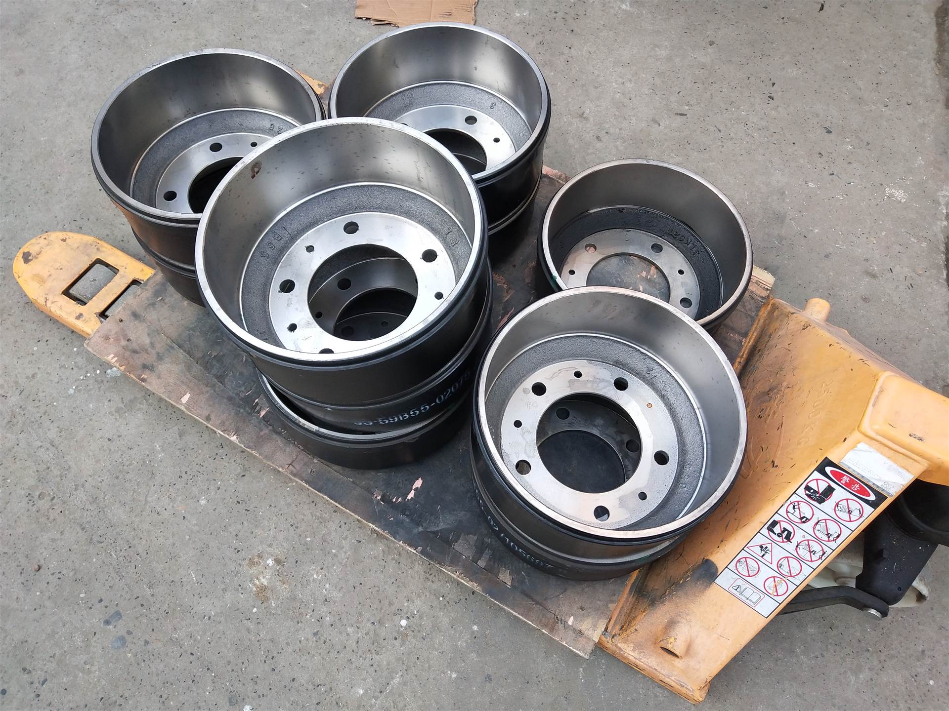 供应东风多利卡d5前刹车鼓制动鼓刹车锅刹车古总成就是好