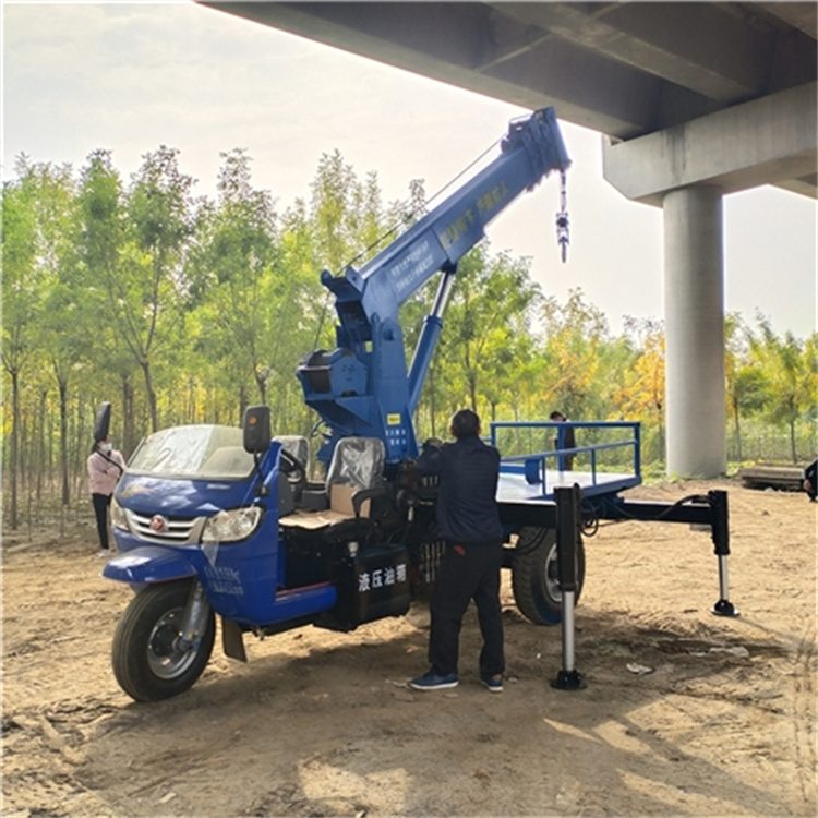 云南3吨三轮随车吊民间挪树背树三轮移树吊三轮自备吊机