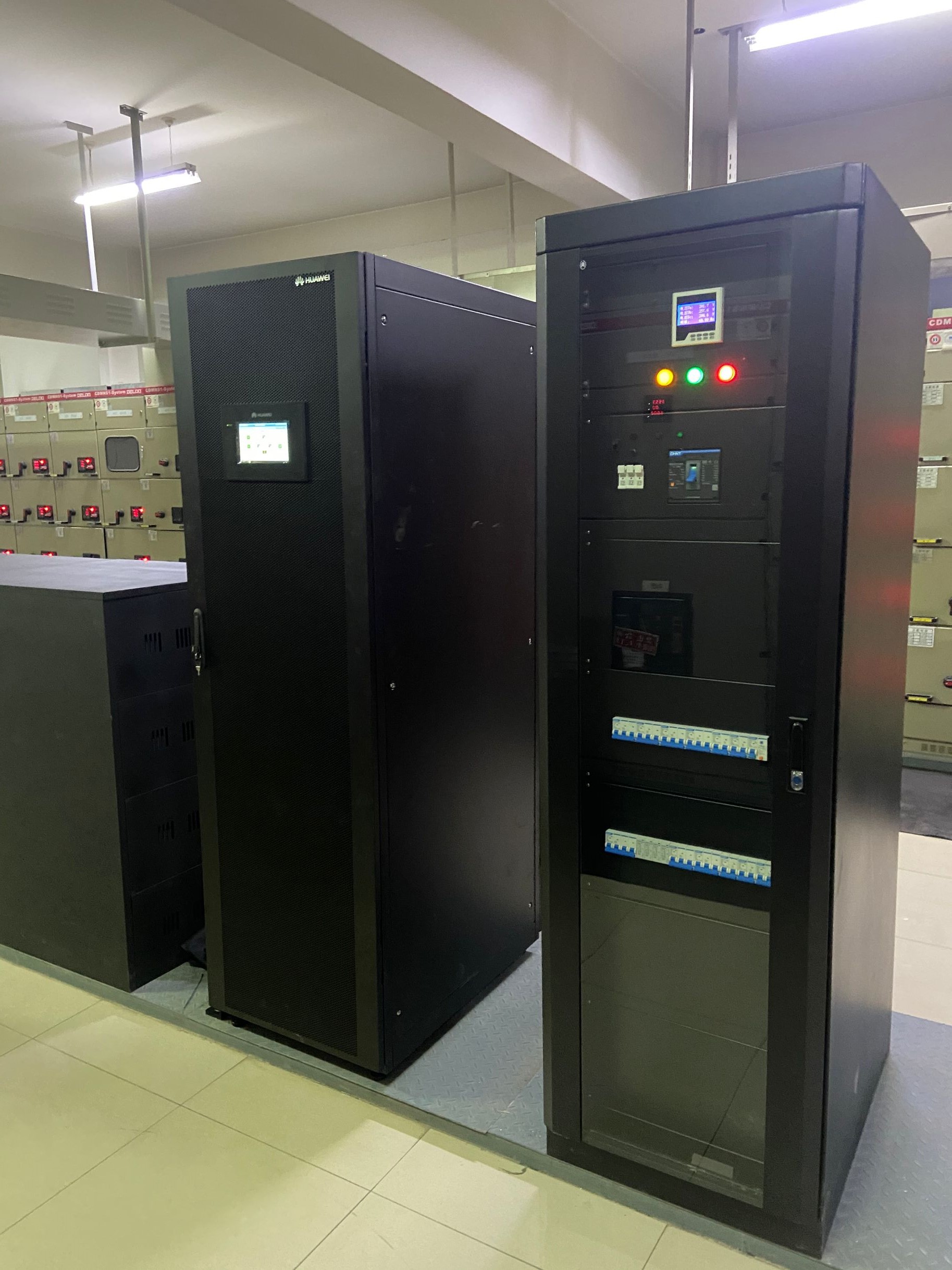 华为模块化ups电源5000e125kfm125kva系统柜配置25kw功率模块