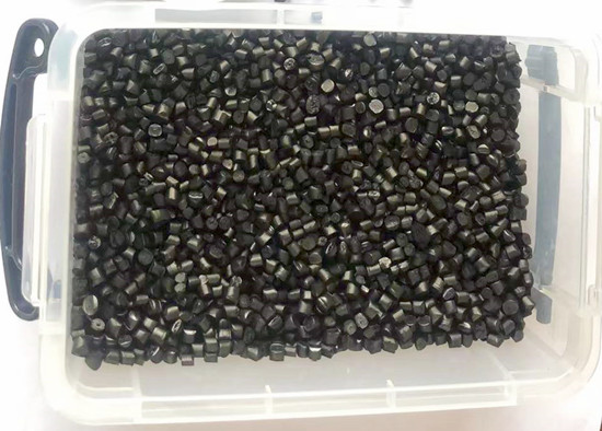 泽轩高光镜面黑色颗粒制 塑料颗粒制造工厂