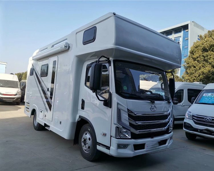 说到今年的网红车型,相信房车朋友们都会想到上汽跃进h300c型轻卡房车