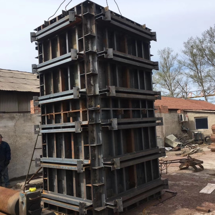 钢模板混凝土浇筑定型墩柱用天桥拼缝严密组合刚度大不易变形