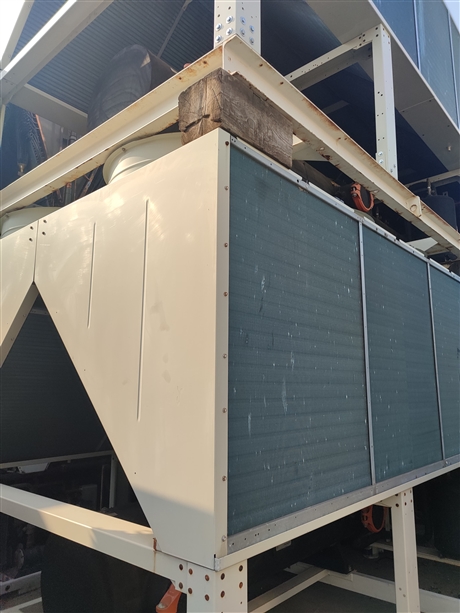 转让二手MHS2602FST4-FEA麦克维尔螺杆式风冷热泵机组906KW