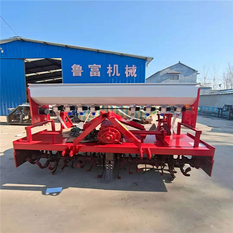 辽宁大葱开沟机四轮大葱开沟机视频大葱开沟机厂家