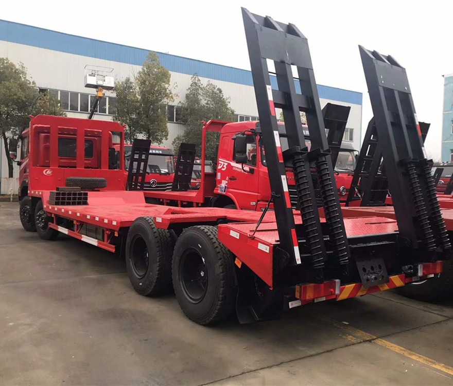 主要配置:东风华神dv5凹板前四后八平板运输车,玉柴350马力国六发动机