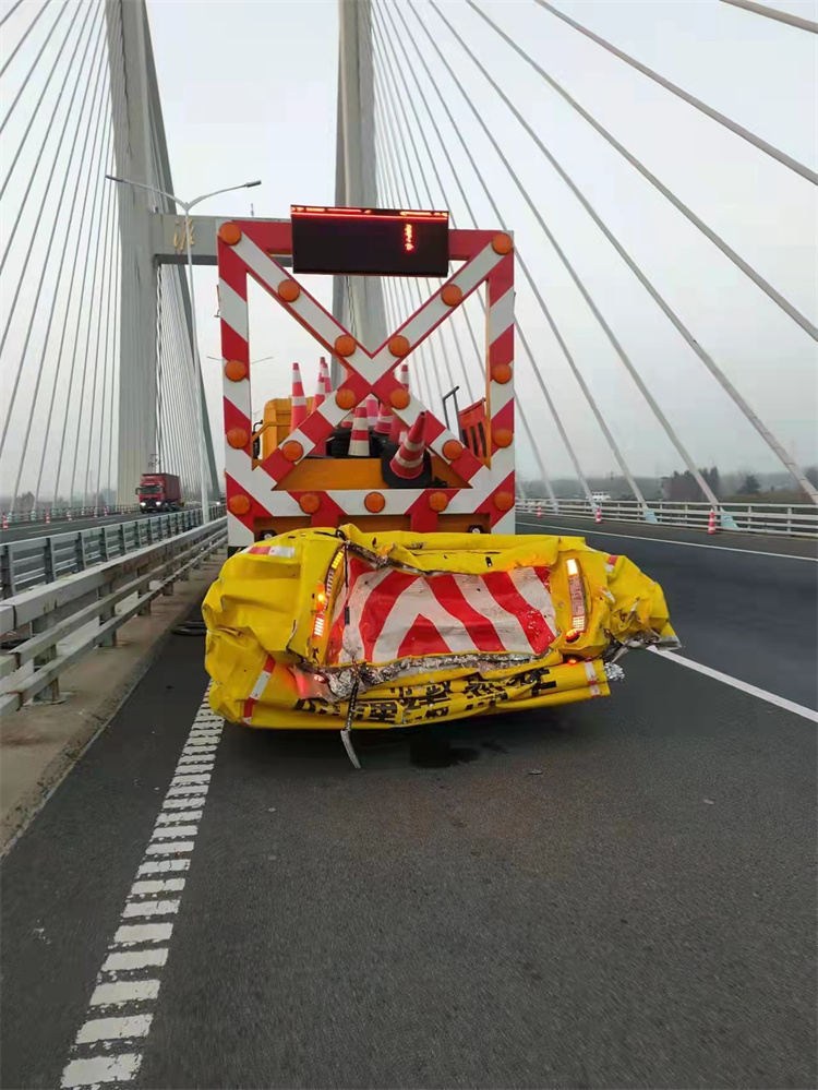 浙江衢州防撞缓冲车价格防撞包质量有保障