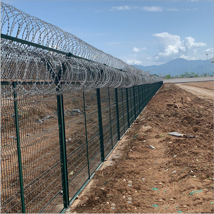 机场护栏网机场护栏网规格机场刺铁丝围网