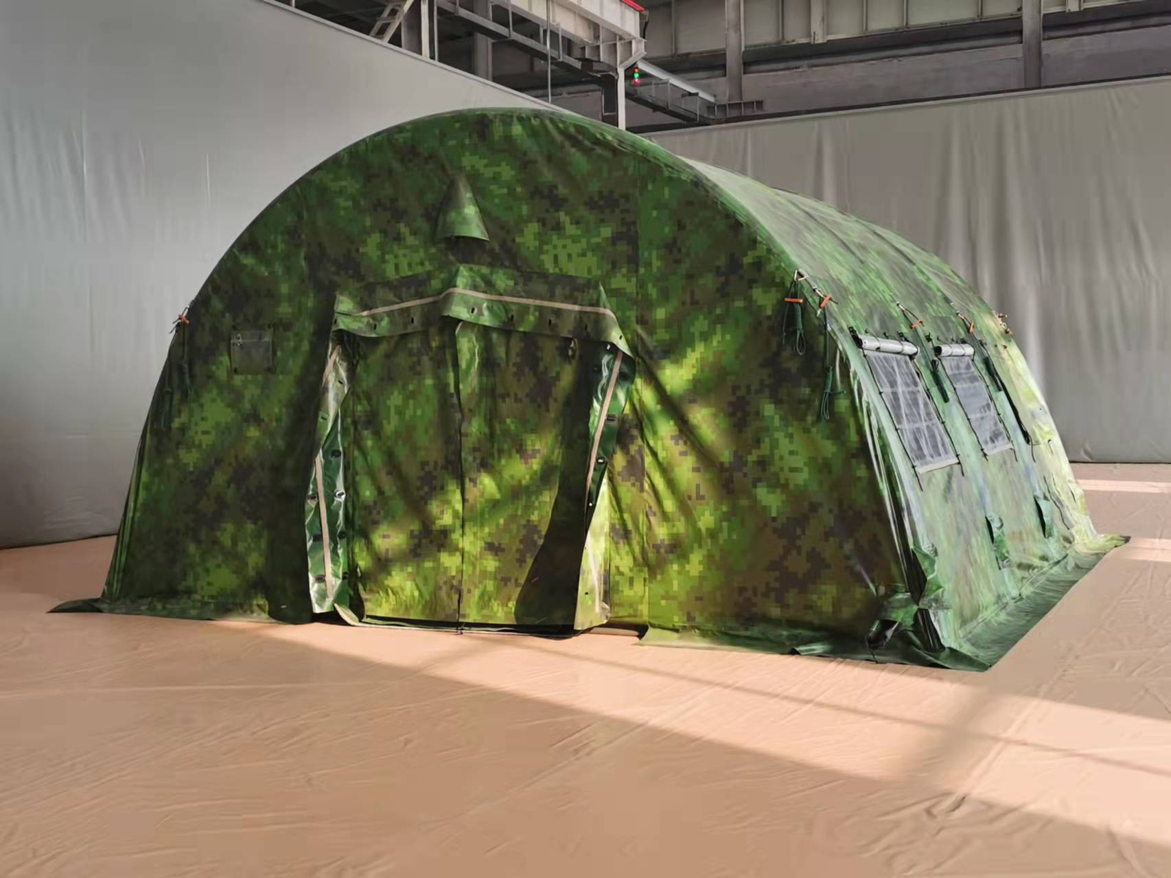 具有移动方便,使用周期长等优点,被称作可移动的房子,这款高压帐篷,外