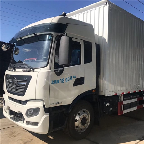 东风天锦6米8箱货平板车康明斯220马力黄牌中卡