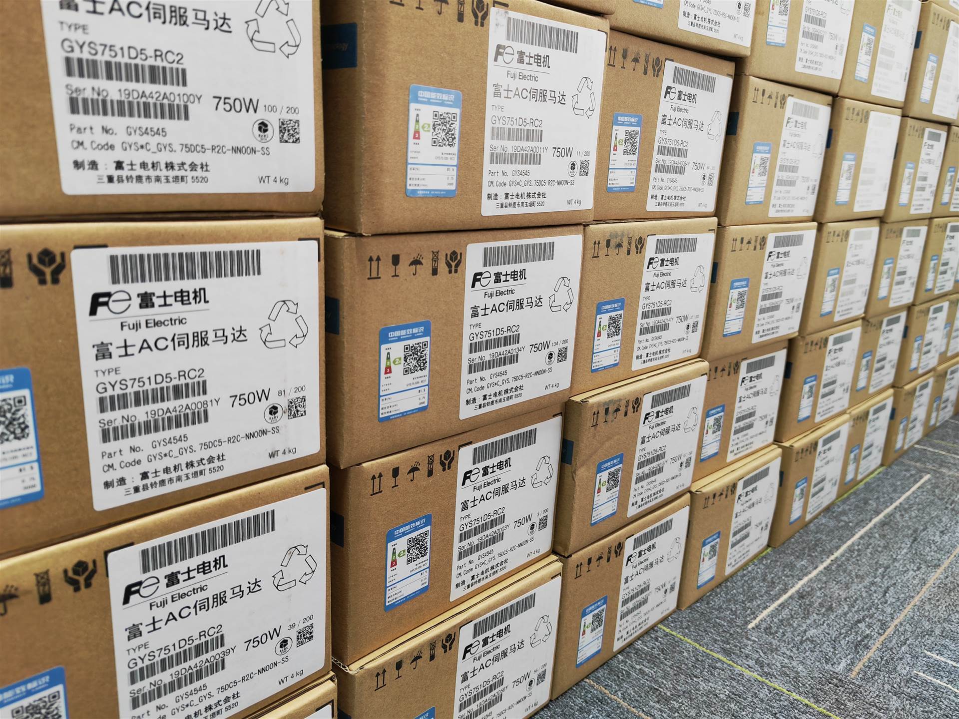 GYS751D5-RC2 / RYH751F5-VV2 / 750W富士伺服电机 / Fuji伺服放大器