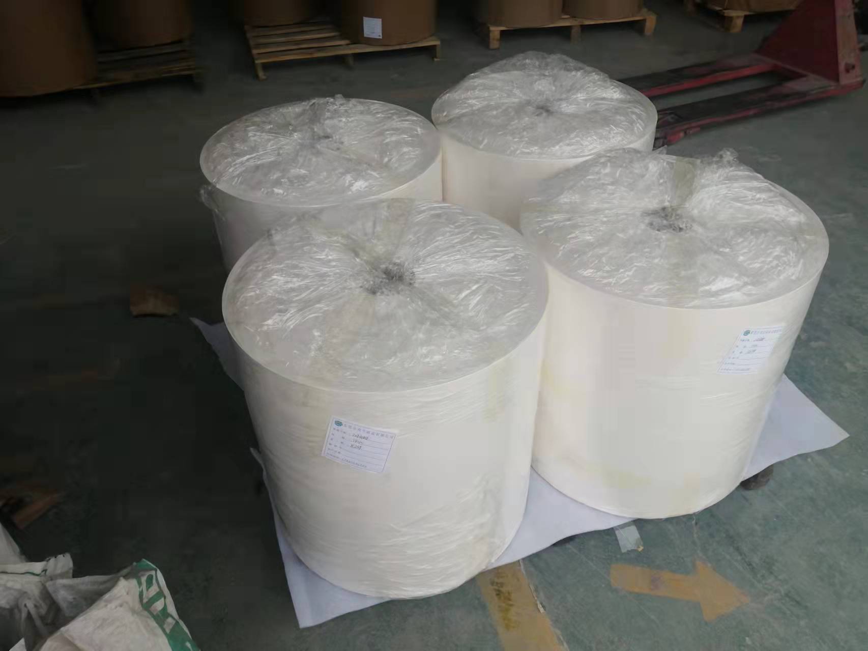 厂家批发16g卷筒彩色棉纸常用于服装防潮鞋子包裹纸茶饼外包装纸