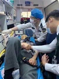 溫州跨省私人救護(hù)車出租-患者長途轉(zhuǎn)運(yùn)-隨叫隨到