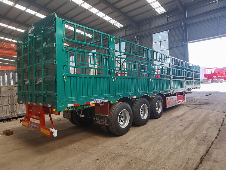 13米三轴高栏半挂车详细数据
