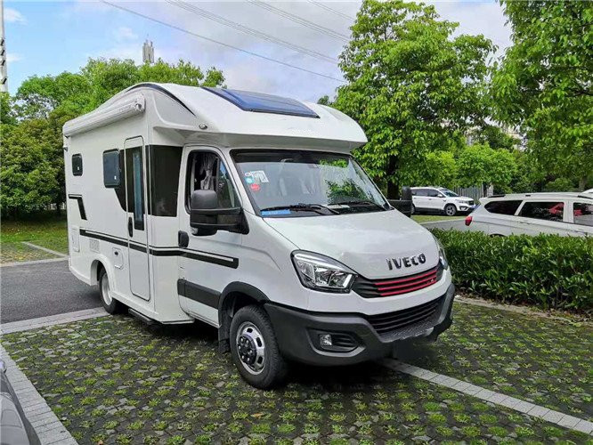 依维柯t型房车定制旅居车私人订制家庭出游车移动房车