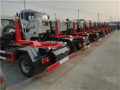 供4立方钩臂式(勾臂式)污泥车 4吨钩臂式_勾臂式粪污车操作方法