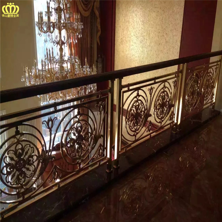 电镀金色铜雕花护栏 别墅客厅旋转楼梯扶手轻奢