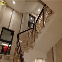 精雕花型铜旋转楼梯 别墅铜艺栏杆产品效果图