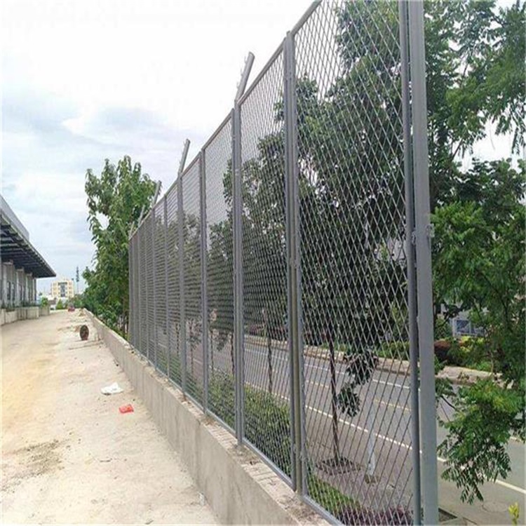 三角折弯刺丝围栏保税区围栏网自贸港防护围栏网