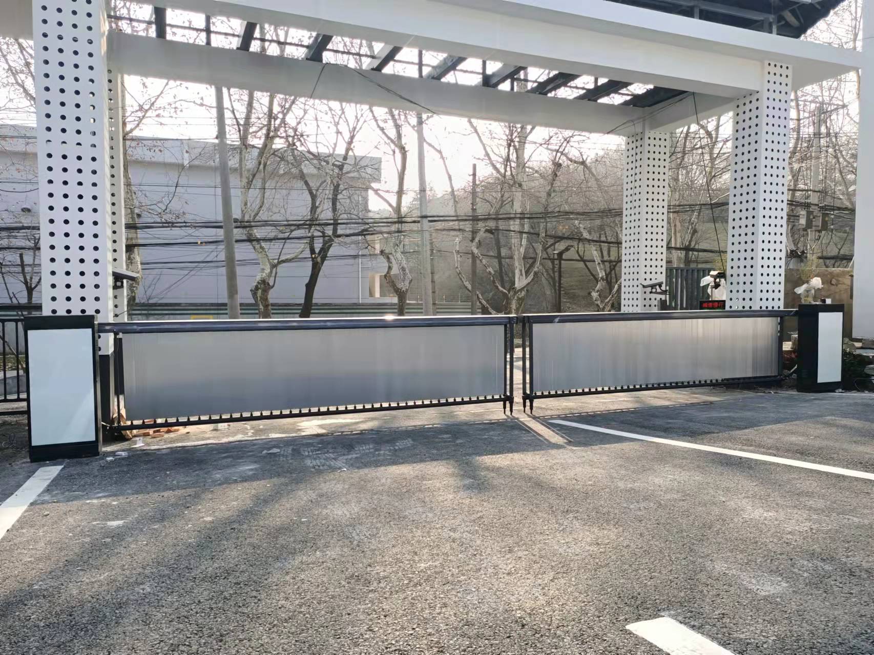 百胜400万车牌识别 配9米对开广告道闸