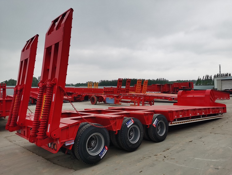 三线六轴低平板半挂车特征介绍