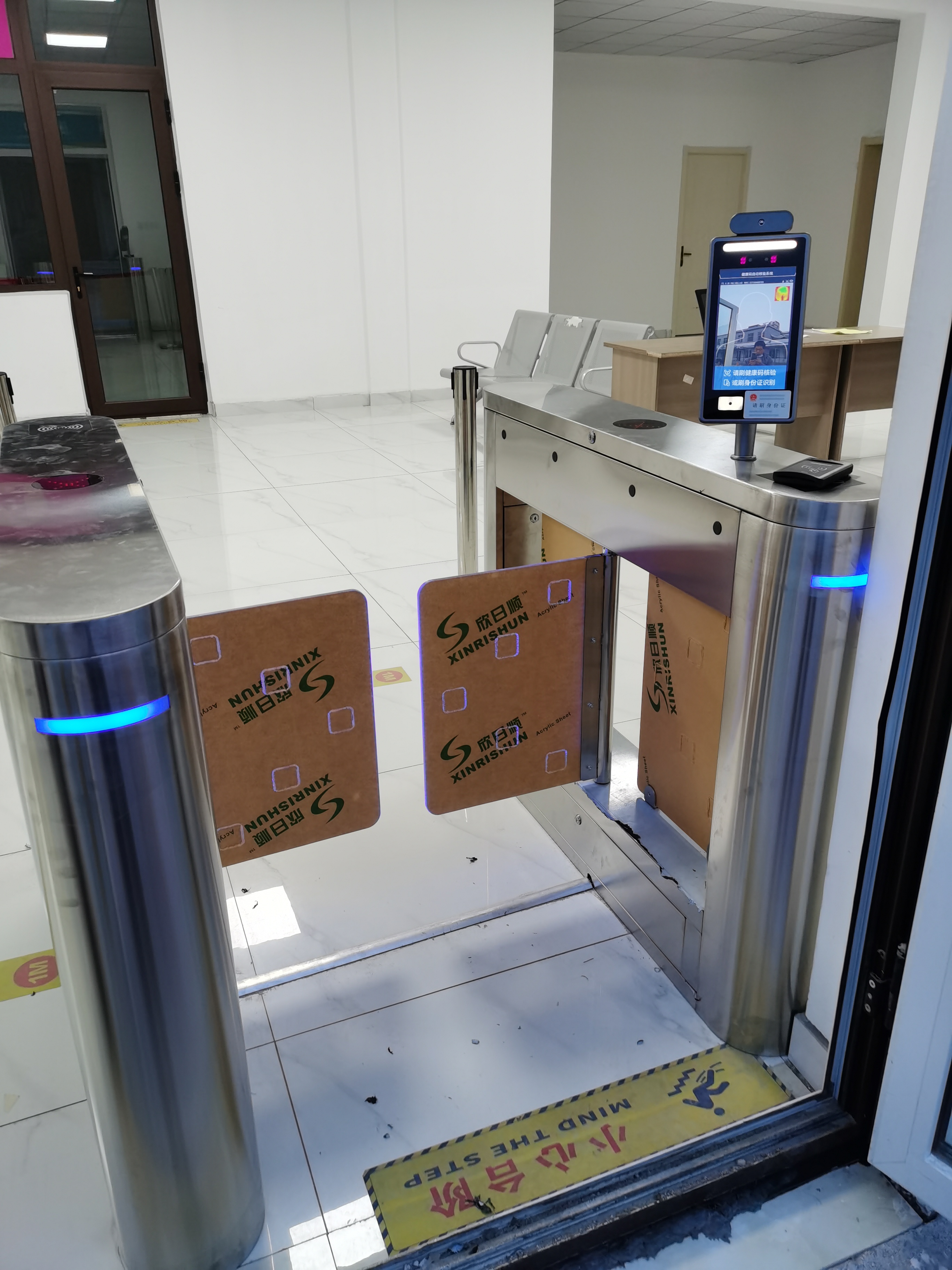 青岛测温人脸识别门禁青岛测体温人脸识别