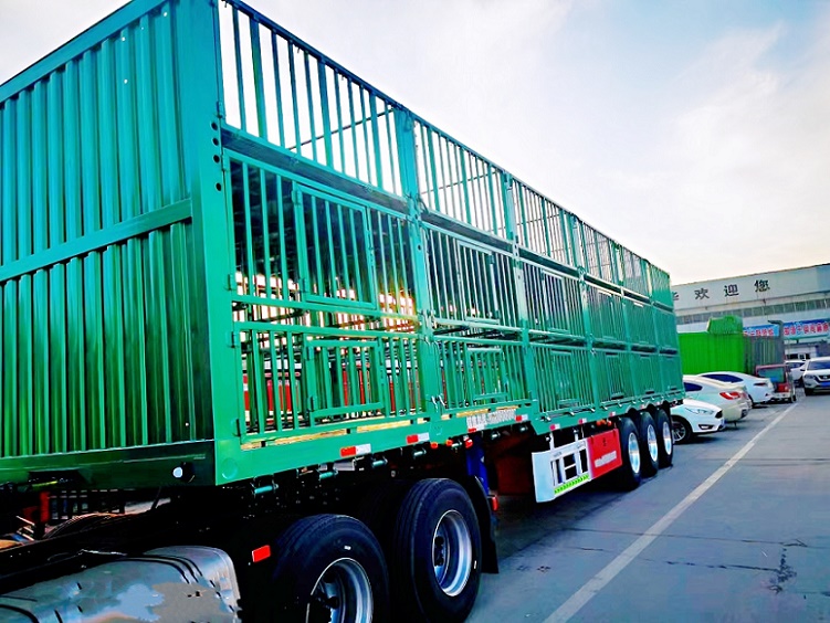 13米畜禽运输高栏半挂车 绿通
