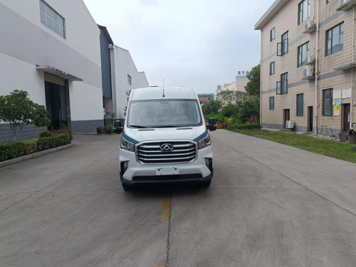 中恒大通V90短轴高顶房车