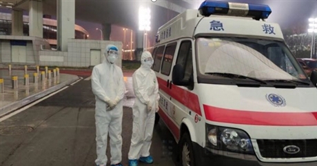 武汉跨省120救护车接送病人-长途救护车出租-24小时随叫随到