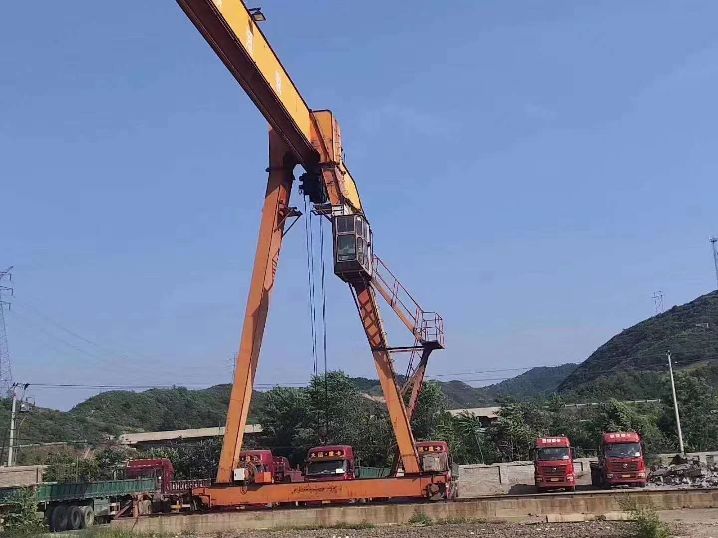 二手单梁32吨全包厢龙门吊跨度35米双悬各10米