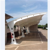 常州停车棚 常州膜结构车棚 学校景观棚 雨篷加工 鄱阳油墩雨蓬厂家 宝山轨道雨篷应用广泛
