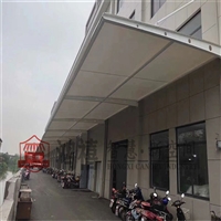 无锡膜结构车棚 无锡雨棚加工 自行车雨棚定做 莲花良坊江苏电动推拉雨篷 推拉雨棚加工