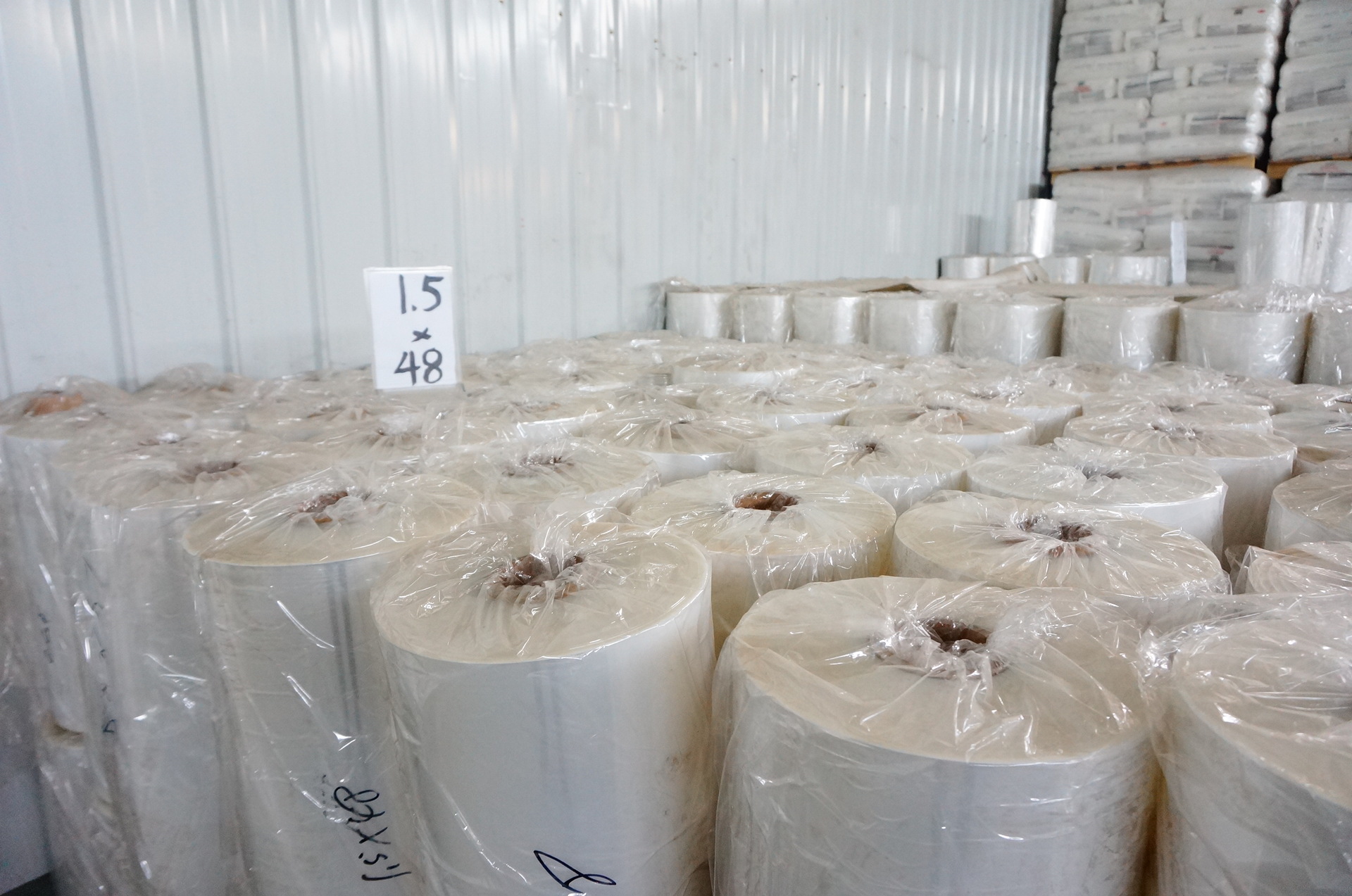 pof对折膜整卷收缩膜彩盒方盒包装挂钩盒热缩膜厂