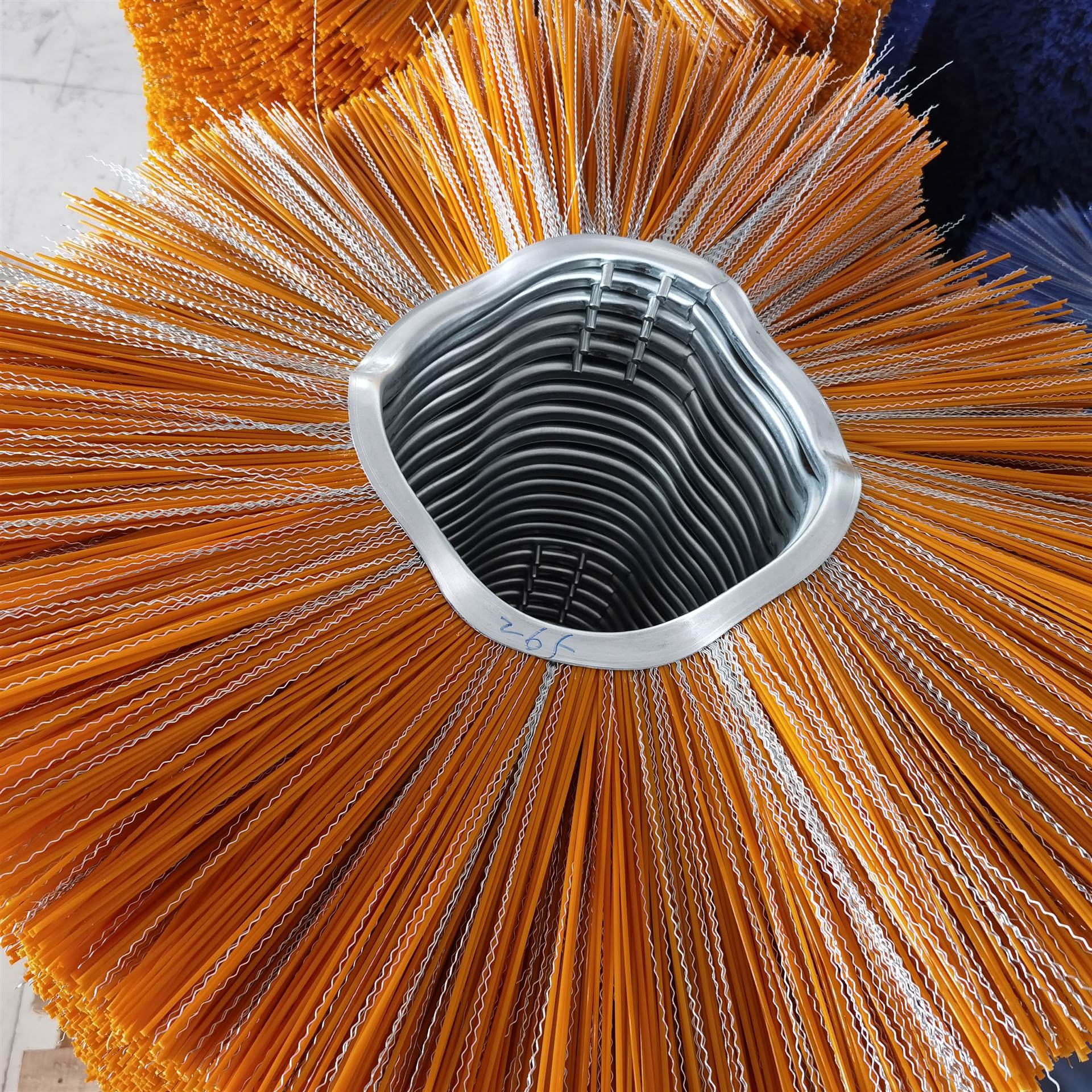 批发销售扫雪刷片扫雪车滚刷