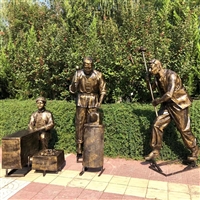 玻璃钢铁匠雕塑 打铁人物雕塑