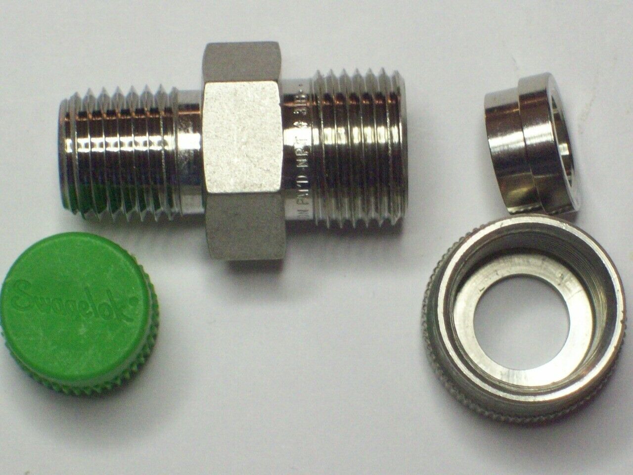 世伟洛克直通孔口接头swagelok卡套转换接头