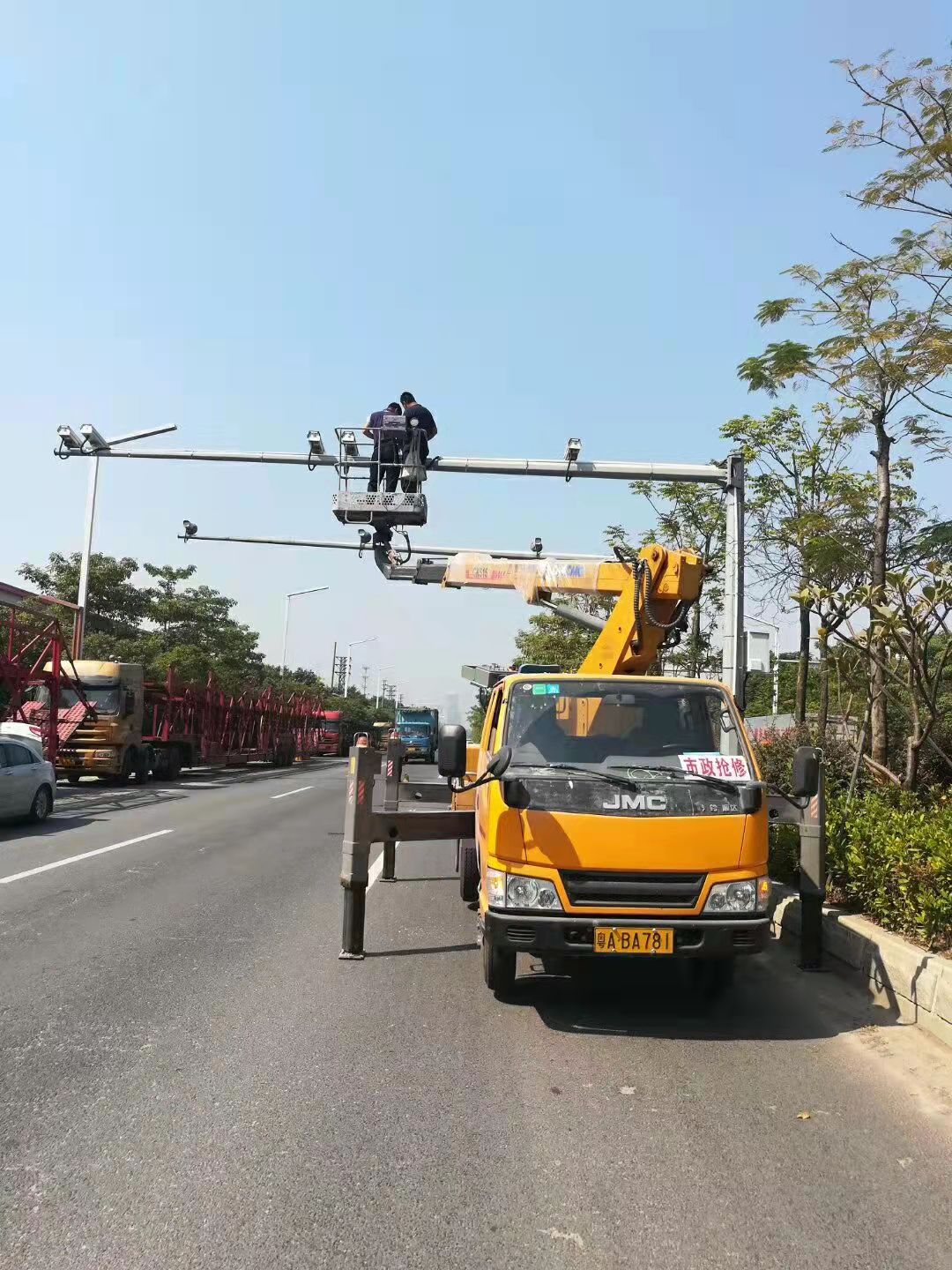 易达直臂式高空作业车出租黄埔路灯安装徐工牌