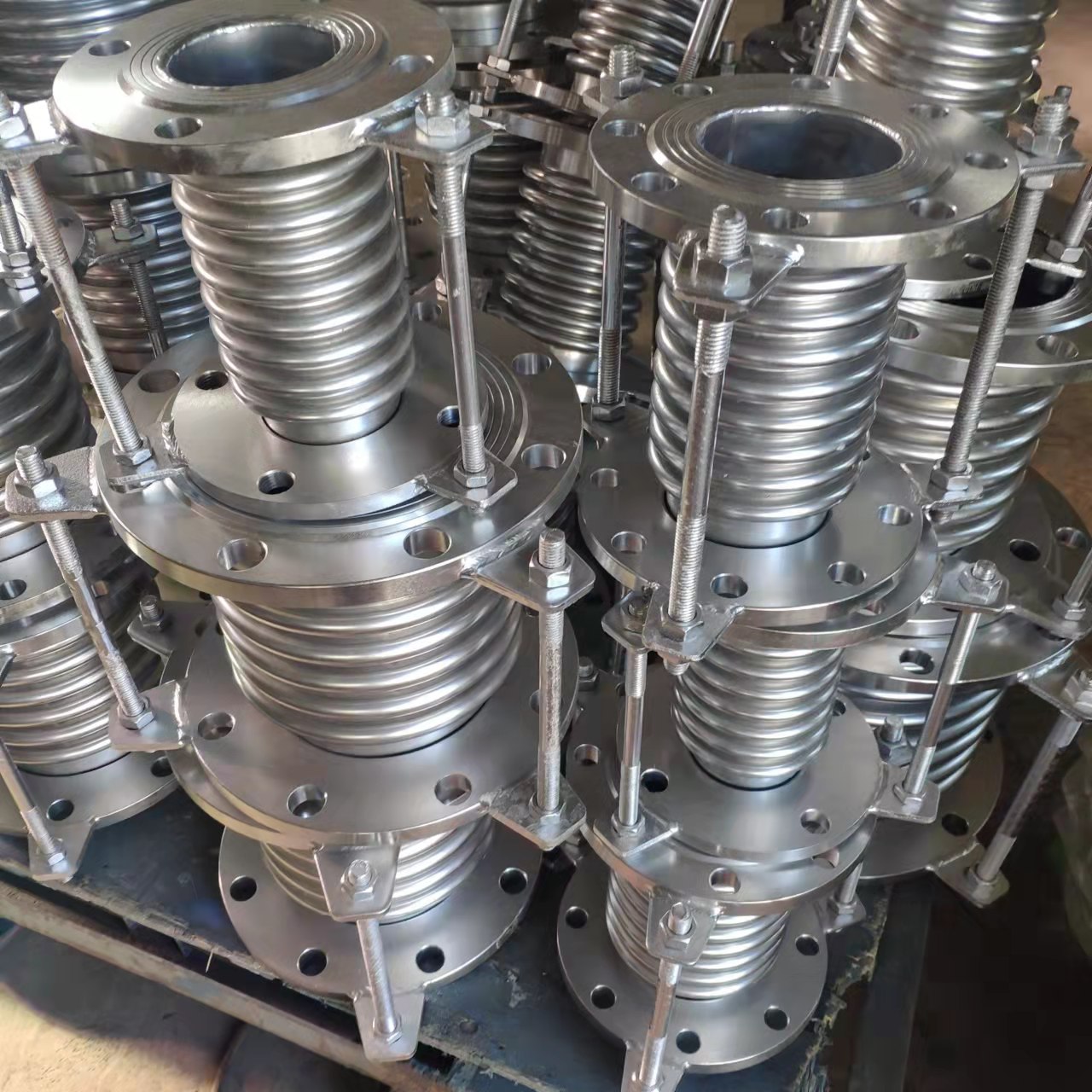 304法兰伸缩节 不锈钢补偿器 金属波纹补偿器 消防沟槽波纹管 无约束