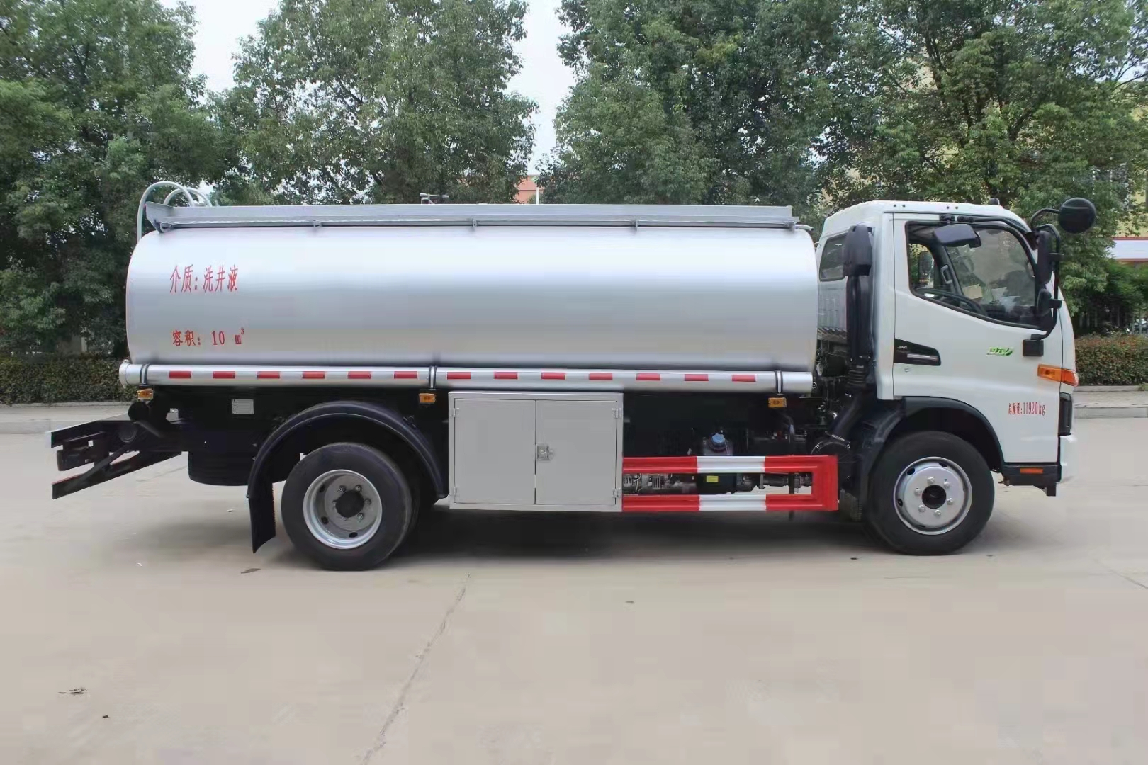 黑龙江普货供液车220吨减水剂净水剂上个人户