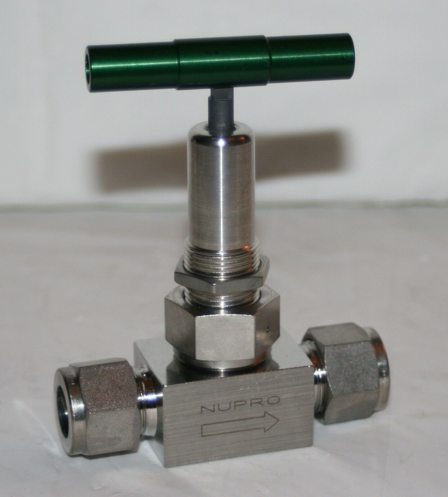 世伟洛克通用波纹管阀swagelok直通型手动执行球形阀接头