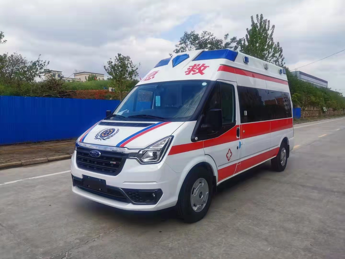 福特v348新世代救护车价格 航空舱救护车报价,全车的安全系数提高了