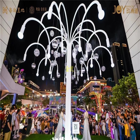 龙袍展 发光翅膀 VR设备 房产暖场道具展览设计