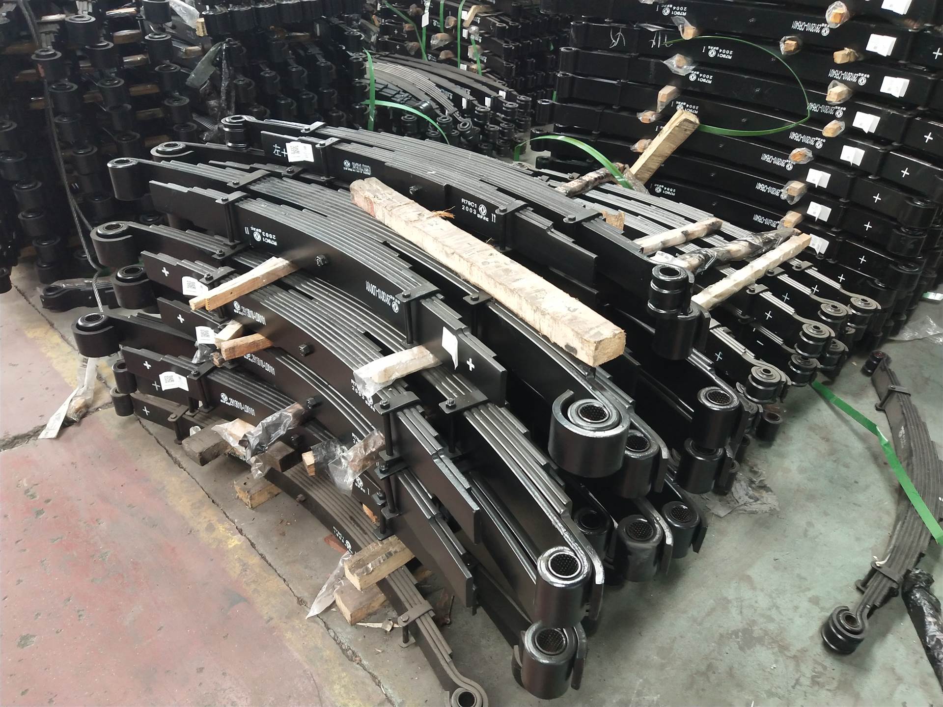 原厂东风多利卡d9后弓子板钢板d5d6d7d8d9d12前钢板垫块总成