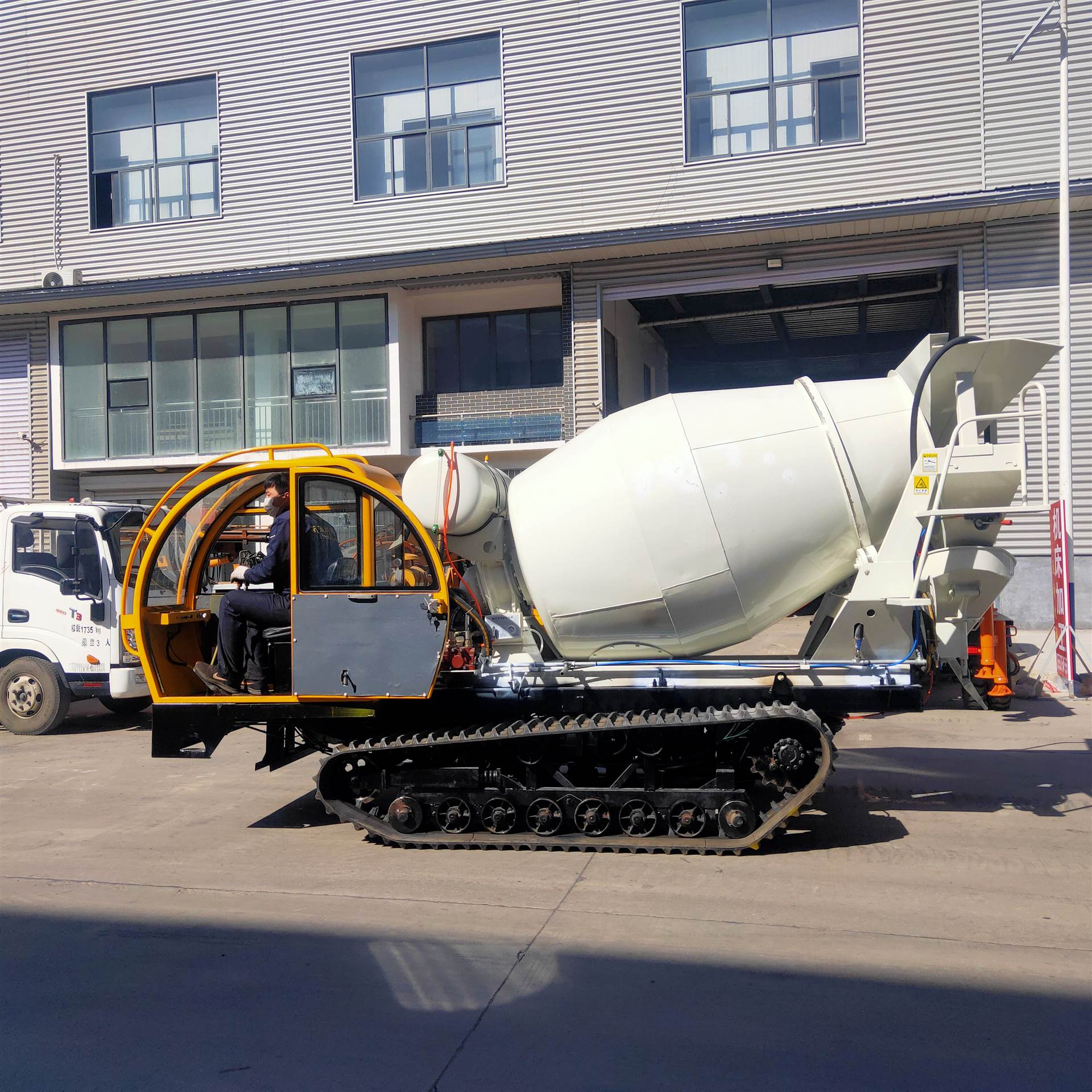 全自动干湿自拌混凝土搅拌运输一体机械自上料混凝土水泥搅拌车